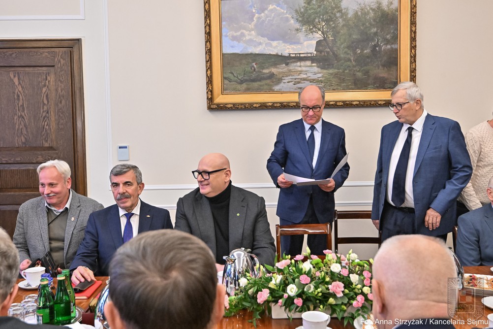 04022026-spotkanie-marszaka-sejmu-z-czonkami-federacji-stowarzysze-rezerwistw-i-weteranw-si-zbrojnych-rzeczypospolitej-polskiej_55077880531_o